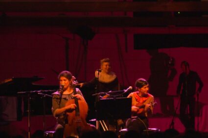 On a dit, on fait un spectacle