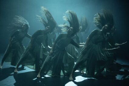 Thikra: Night of Remembering – Akram Khan, Manal Aldowayan – Par Aslan Mahmoud-Bacha