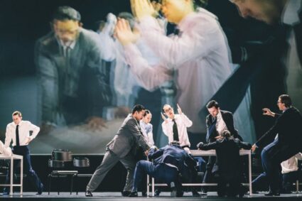 Figures in Extinction – Nederlands dans Theater (NDT1) – Company Complicité – Par Alice Fierobe