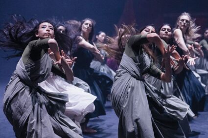 Thikra: Night of Remembering – Akram Khan, Manal Aldowayan – Par Clémentine Moya